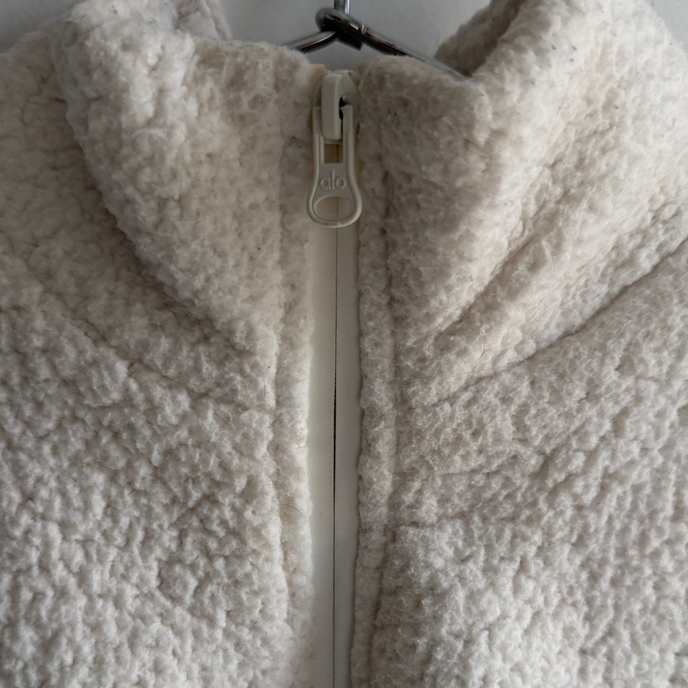 ALO Yoga Cream Sherpa Full-Zip Jacket - Picture 5 of 6